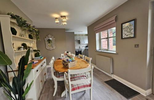 Cottage - Sleep 4 Pet Friendly & Enclosed Garden - Foto 6