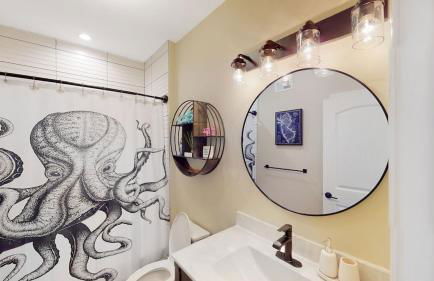 Beach House Steps away from the Boardwalk and Beach with Ocean Views in Seaside Heights! - Foto 54