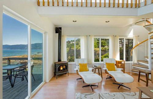 Exquisite Oceanview! by OceanviewHotTubs Oceanfront! Shelter Cove, CA Tesla EV station - Foto 17