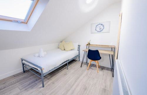 10BR 4Bath Home, Stag Do, Contractors, Big Group - Foto 14