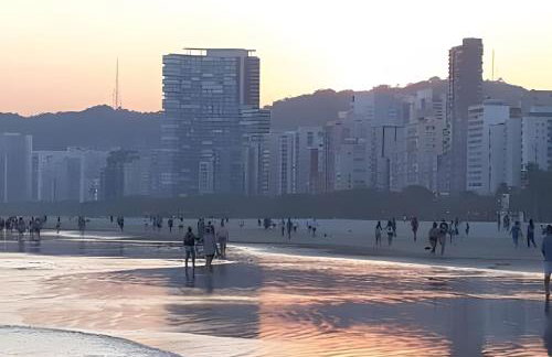 Moderno Apto no Gonzaga a UMA quadra da Praia - Foto 14