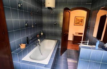 All'Acqua Santa, immersi nella natura - Foto 20