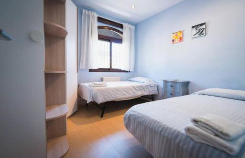 Precioso chalet con piscina y pista de padel - Photo 39