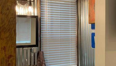 Refined Studio New Construction 1 Mile From Town - Foto 5