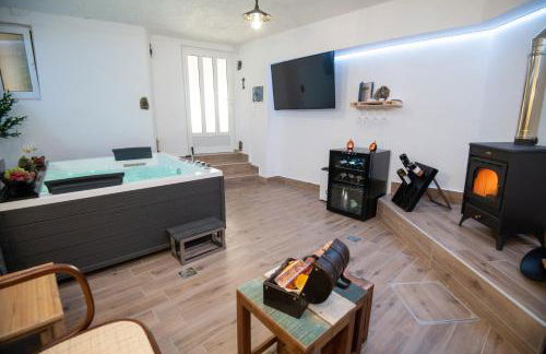 Stoa Luxury House with Unique Jacuzzi Room - Foto 42