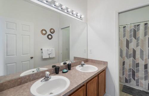 5/3 Pool Home Located in Sunset Ridge Community! - Foto 44