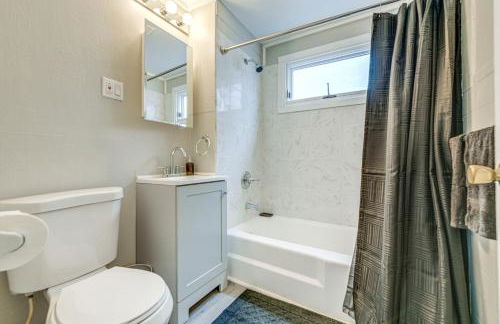 6 Mi to Dtwn Attractions Buffalo Apartment! - Photo 15