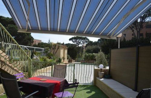 Le Mas Synaé- Joli studio classé 3étoiles avec terrasse et piscine - Foto 13