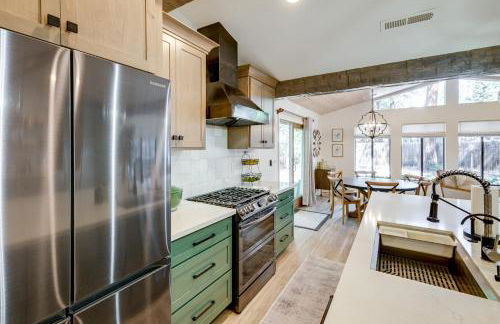 Stylish Flagstaff Hideaway with Hot Tub and Fire Pit! - Foto 11