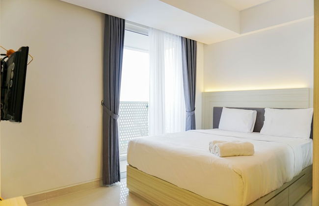 Relax and Comfy with Pool View @ Studio West Vista Apartment - Photo 4