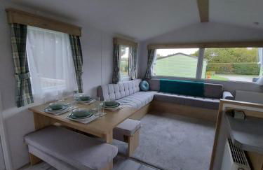 Woofles Luxury Caravan at Knaresborough Lido - Foto 19