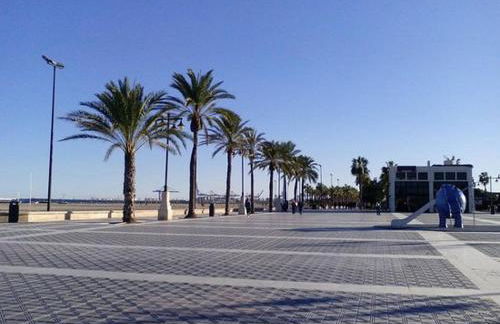 Holiday Apartments Malvarrosa Beach - Photo 4