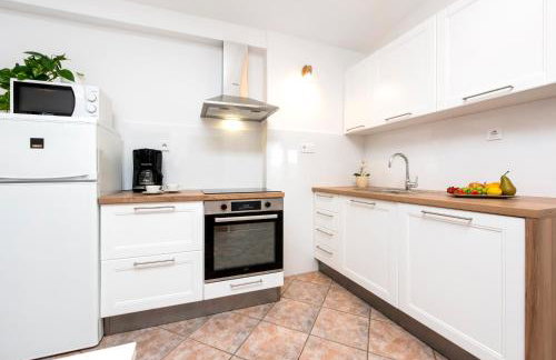 Charming House Nino with a fenced yard - Foto 7