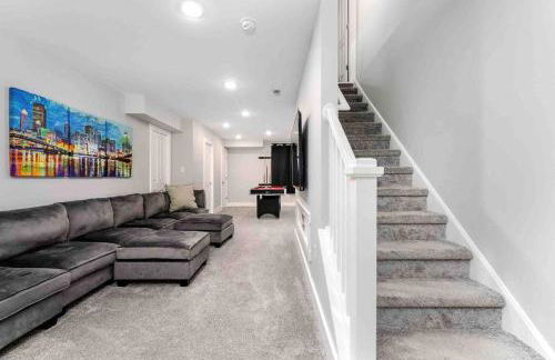 Family-Friendly 4BR Retreat Sleeps 12, Private Yard, Garage, Close to Stadiums, Casino & Downtown - Foto 24