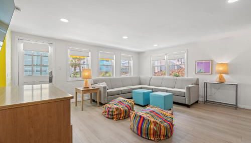 Sunshine House #2-Selfie-Friendly - Steps to Beach - Foto 3