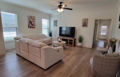 Sunset Hideaway 15 min from Downtown Lake Charles - Foto 4
