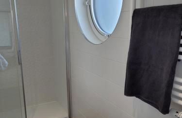 Biron deluxe studio flea market of Paris, porte de Montmartre - Foto 16