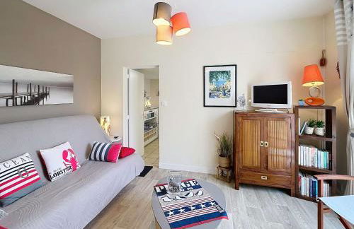 Maison rénovée, à 300m de la plage et proche commerces, avec terrasse et jardin, tout confort - FR-1-361-131 - Photo 10