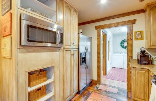 4 Mi to Ski Sapphire Valley! Resort Retreat - Foto 10