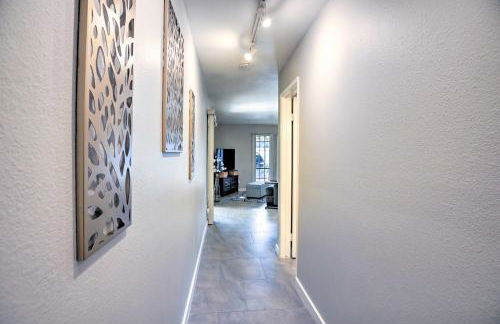 Sleek Phoenix Condo Walk to Biltmore Fashion Park - Foto 14