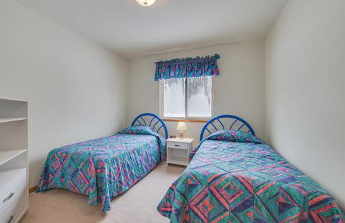 Cozy Mancelona Home Ski, Golf and Snowmobile! - Foto 10