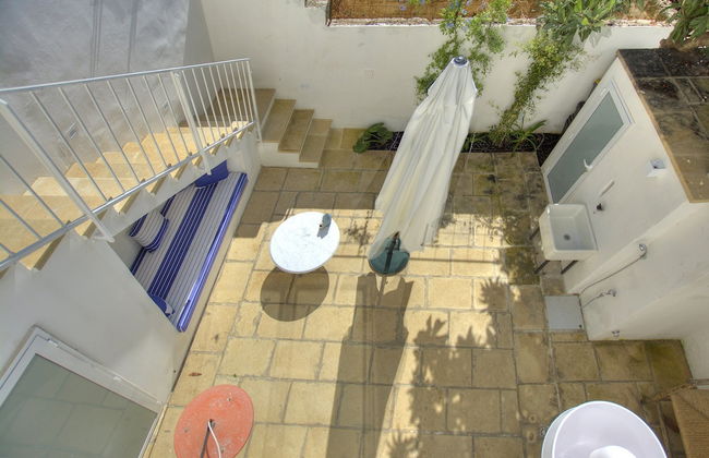 Lovely 70s Style Patio and Terrace - Photo 35