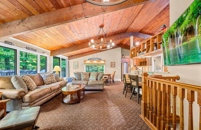 Alpine Court Chalet 4 Bedroom Home - Foto 1