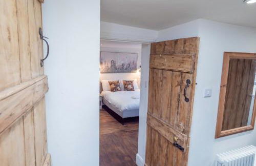 Heron Stays Bath- Boutique Period Group Properties, Parking for 4 Cars, Just 3 Miles to Bath Central, Sleeps 14 - Photo 25