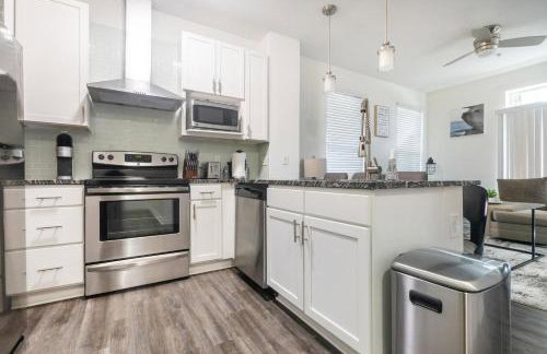 Landing Stylish 2BD Gym Clubhouse - Photo 17