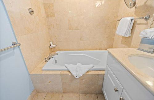 Seashells and Sunshine Marco Beach Ocean Resort 1105 - Foto 47