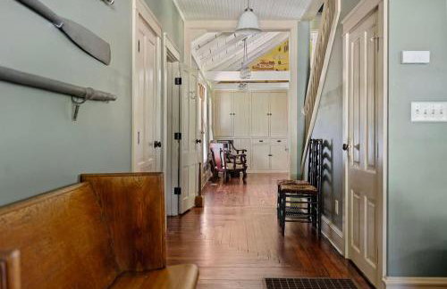 The Fourth Oak by Juniper Holiday + Home - Photo 8