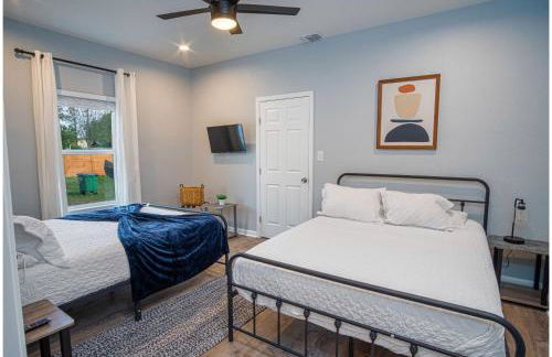 Downtown Dream Home Spacious 4br/2ba Sleeps 12! - Foto 32