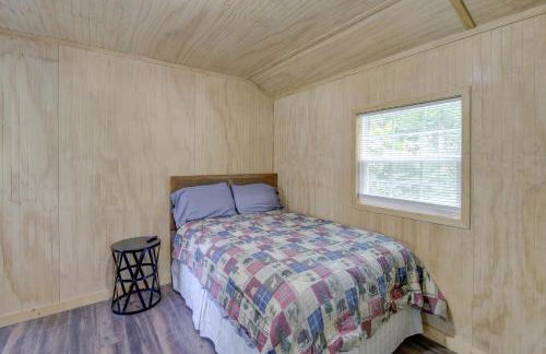 Serene Briceville Vacation Rental Cabin with Grill! - Foto 14