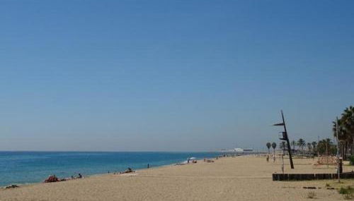 Duplex en frente de la playa al lado de Barcelona - Foto 3