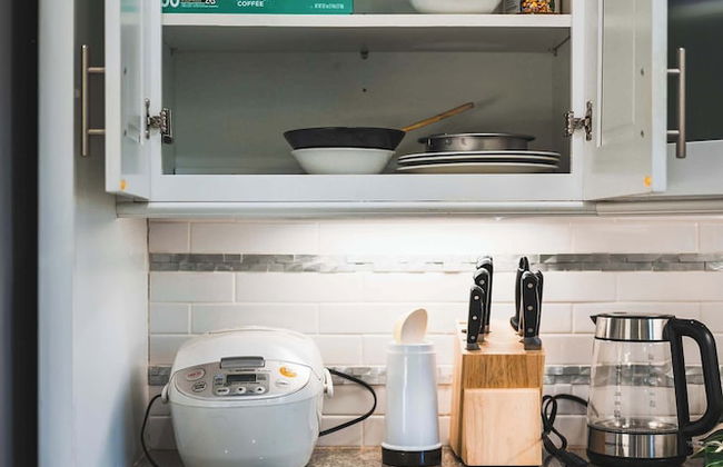 Spacious Retreat w Modern Decor and Private Yard - Photo 52