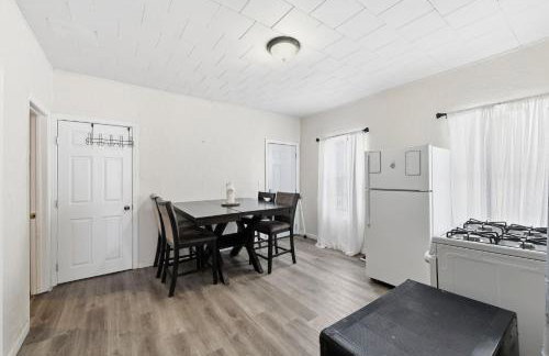 Cozy Adventure Filled Escape Free parking apts - Foto 22
