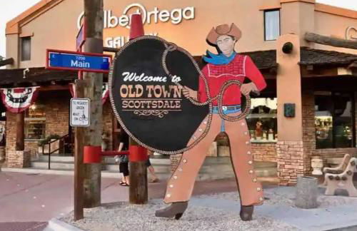 The Scott Getaway - Walkable to Old Town, remodeled space, outdoor pool! - Foto 25