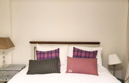 Edinburgh 2-Bedroom Cottage with Parking - Ground Floor - Foto 8