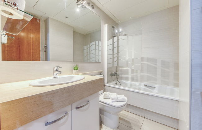 Apartment in Roses Near Sandy Beach - Photo 18