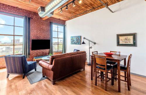 Holiday Magic Awaits-Host in STL DWTN Loft-6D - Foto 2
