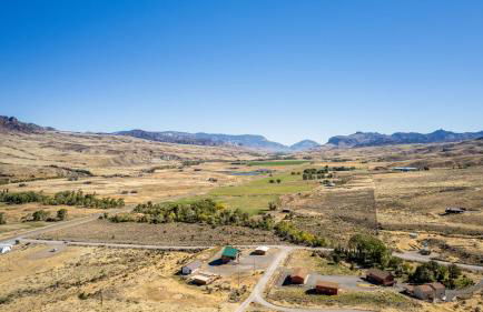 The Yellowstone - Spacious Wapiti Valley Cabin with Stunning Views! - Foto 27