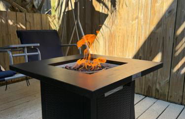 Full townhouse near Shem Creek & Downtown with Hot Tub - Photo 11