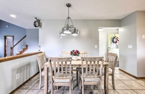 Large Cleveland Home with Fire Pit and Backyard! - Foto 5