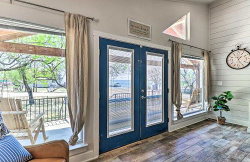 Charming Burnet Cottage with Lake View and Porch! - Foto 7