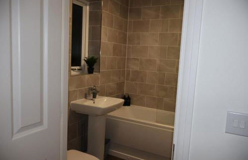 Modern house in City Centre with private parking and gated property - Foto 17