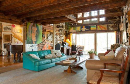 Eclectic Riverfront Log Cabin and Artist Retreat for Groups in Castle Hayne, North Carolina - Foto 21
