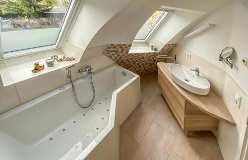 Kugelhaus Tamika - Sauna, Whirlpoolwanne und Kamin am Tollensesee - Foto 32