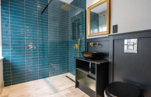 Humberston Avenue Large 4bed - Contractors Welcome & Big Living Area - Photo 29