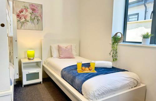 Evergreen Lodge - Two Bed Lux Flat - Parking, Garden, Patio, WIFI, Netflix - Close to Blenheim Palace & Oxford - F3 - Photo 23