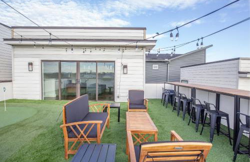 Jack Daniels House with Rooftop Golf, City views! 8min to Whiskey Row! Sleeps 10! - Foto 12